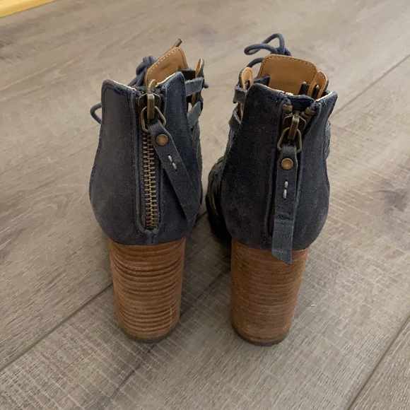 Not Rated Jacey Caged Lace Up Heel - Picture 3 of 9